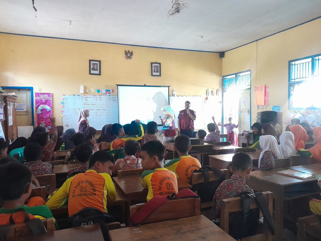 SDN 01 Bringkeng: Menanam Benih Pendidikan di Kawunganten